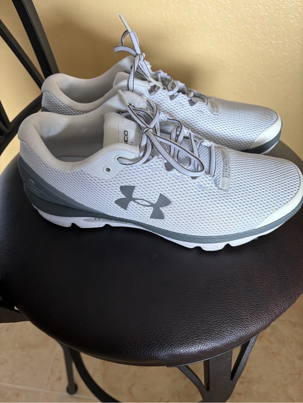 Under Armour Men’s Light Gray Mesh Training Sneakers